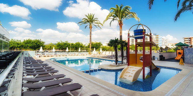 toboganes piscina
